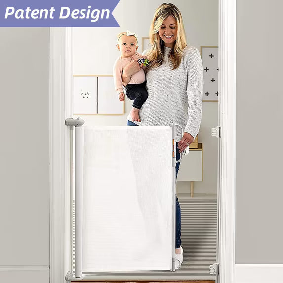 New MomCozy Retractable Gate, White