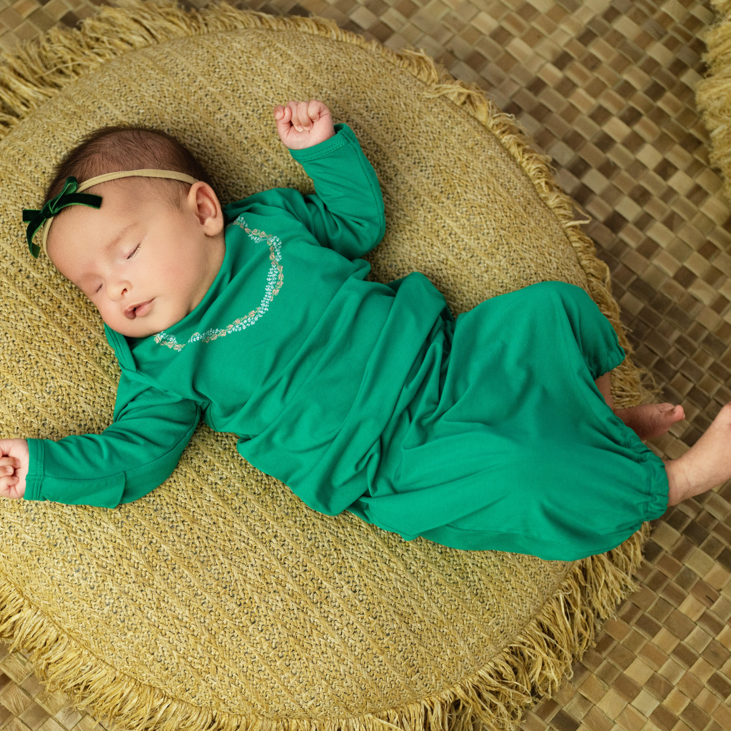 Lei Onaona Bamboo Layette Gown: 3-6M