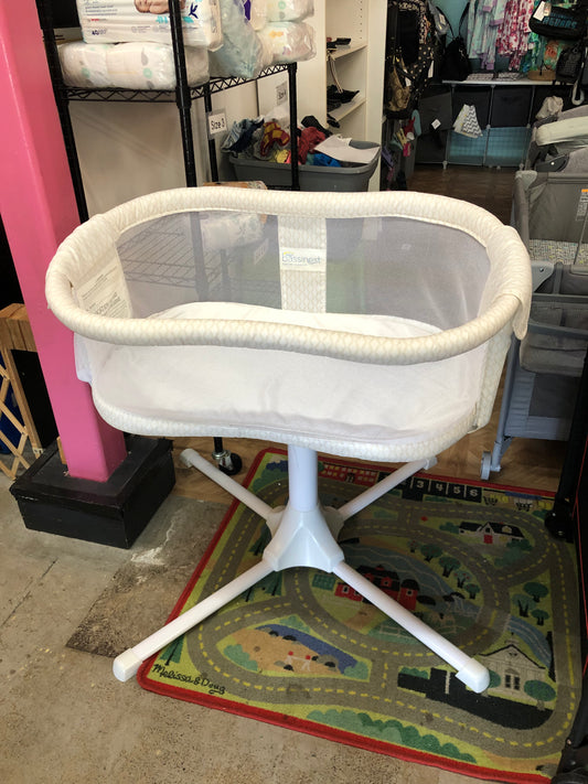 Halo Swivel Bassinet, Nautical Net