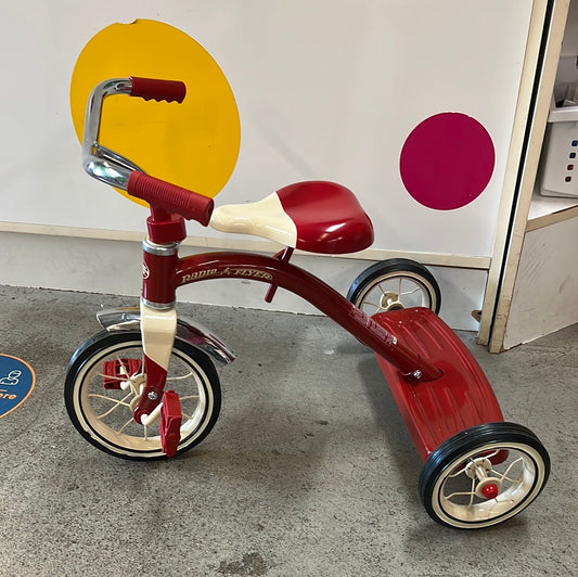 Radio Flyer Classic Trike, Red